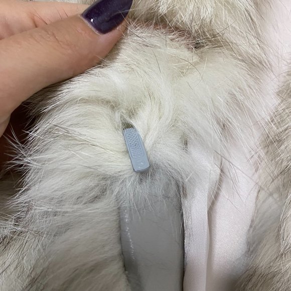 Saga Fox Fur Coat White Cream Gray - Picture 10 of 16